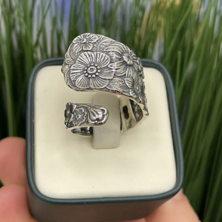 Серебряное кольцо Лютики