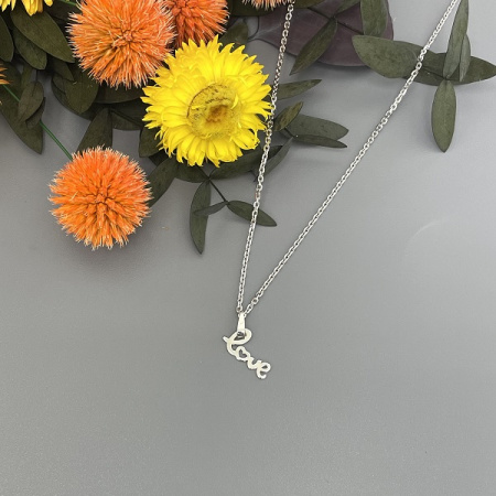 Серебряный кулон Love