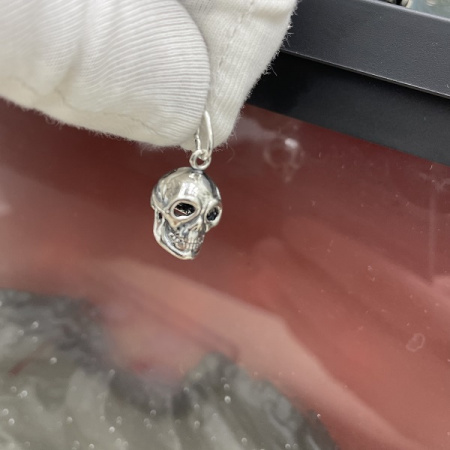 Серебряная подвеска Череп